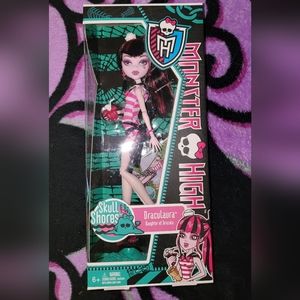NIB Monster High Draculaura Skull Shores doll